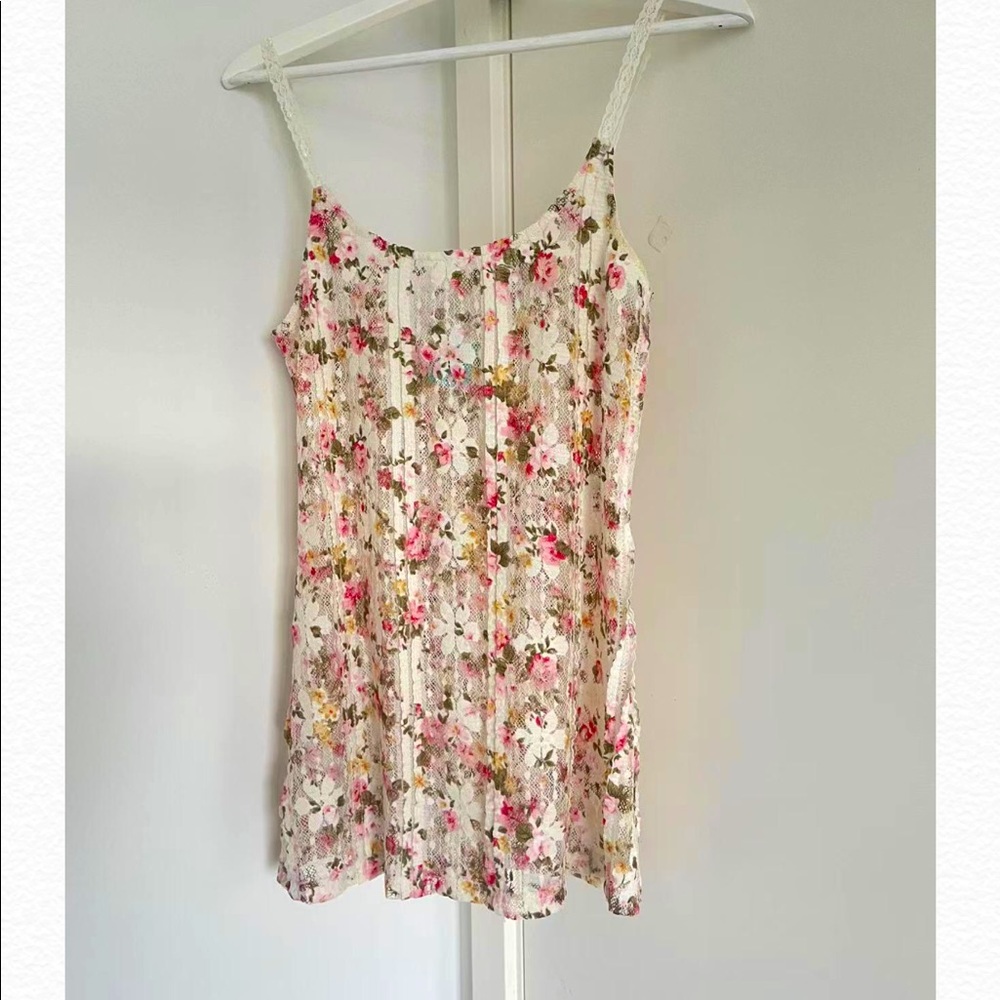 Brand new lace tank - Size S